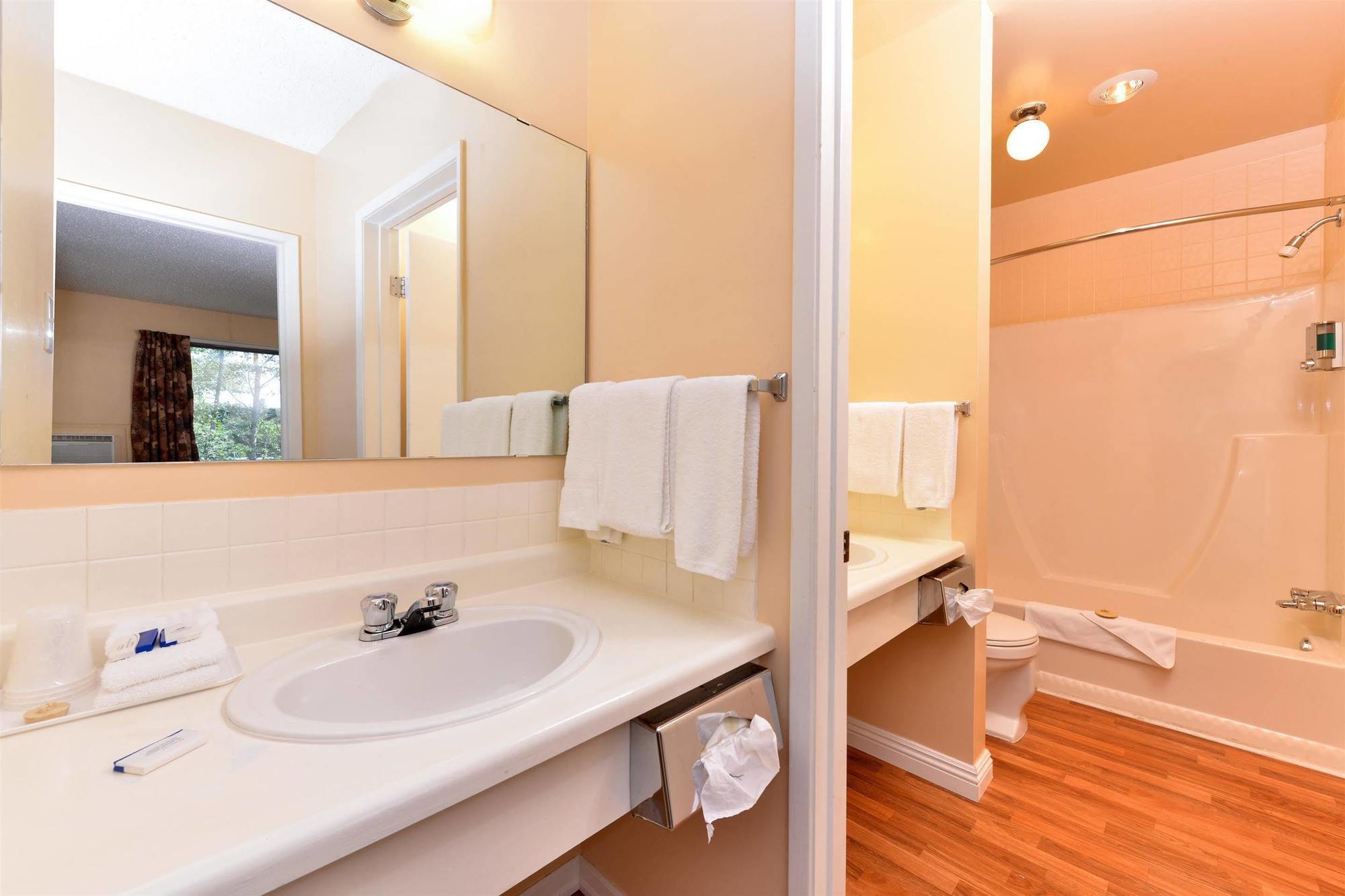 Canadas Best Value Inn Whitecourt Zewnętrze zdjęcie